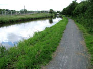 Decent towpath, approaching Workhouse Bridge