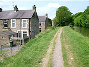 Stone houses close the the towpath