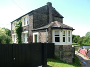 The lock keepers cottage at Gathurst