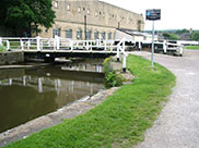 Three Rise Locks swing bridge (Bridge 201)