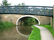 Unnamed and unnumbered footbridge at Swine Lane