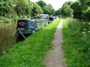 Lots of narrow boats at Rawlinson